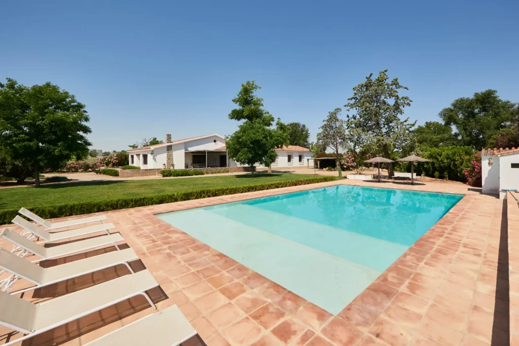foto de la piscina de la casa rural